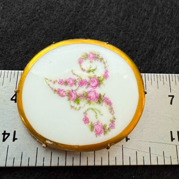 Victorian Style Gilded Porcelain Brooch with Floral Initial - Picture 8 of 8